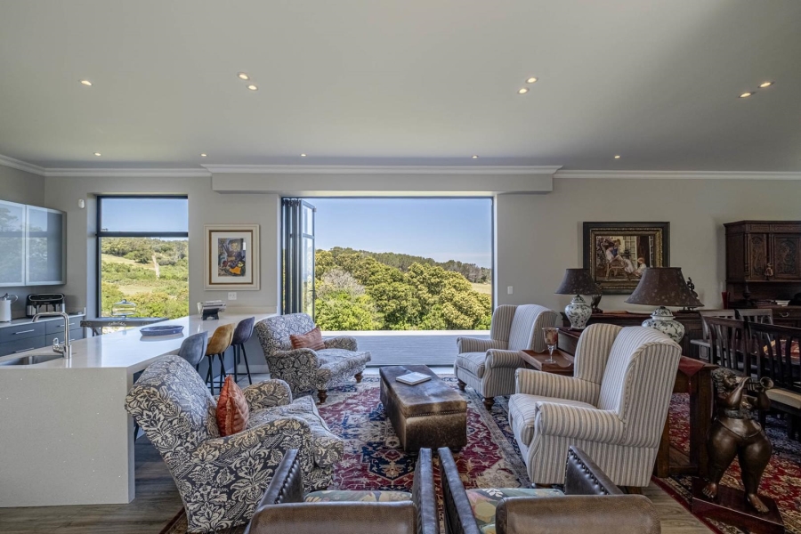 4 Bedroom Property for Sale in Kragga Kamma Eastern Cape